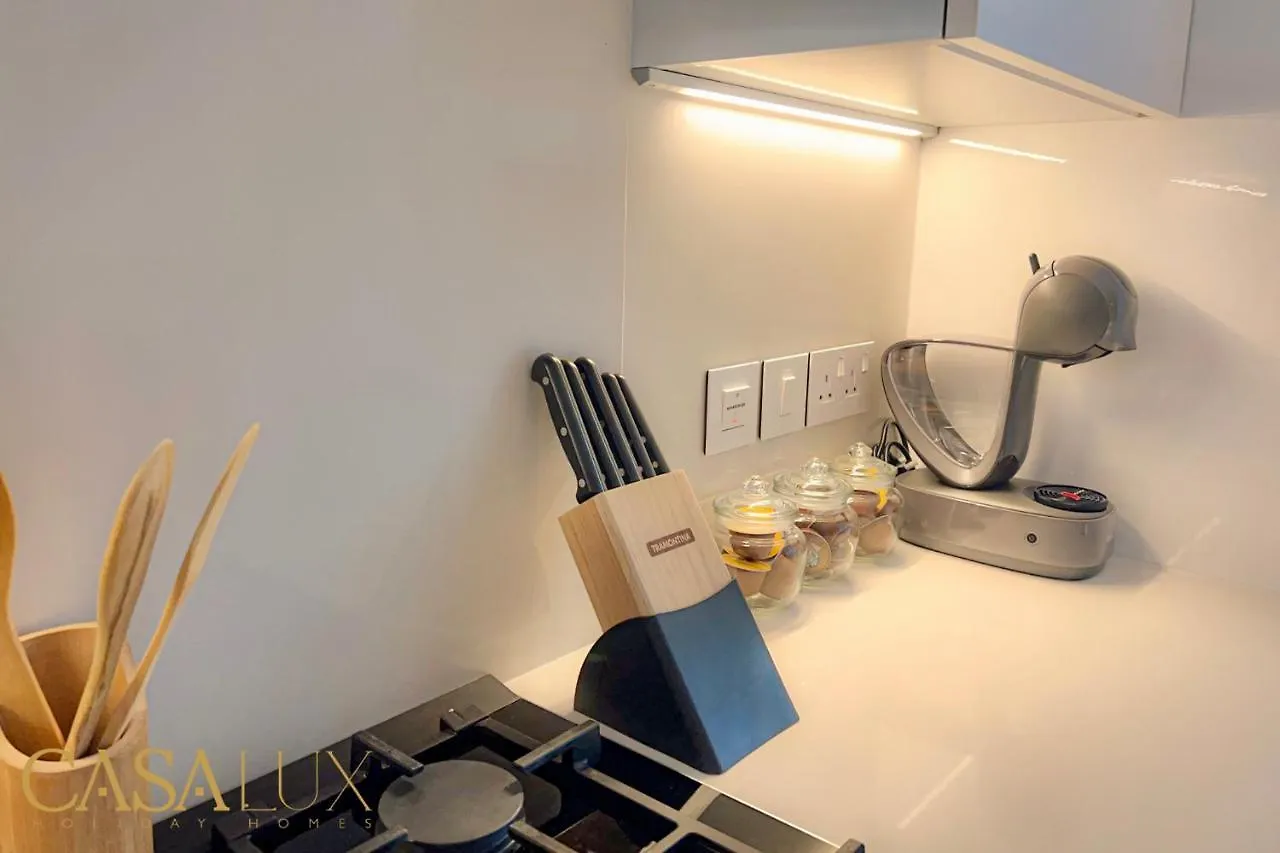 Stunning Std Flat In Dt, With Burj Khalifa View . Villa Dubai 0*,  Forenede Arabiske Emirater